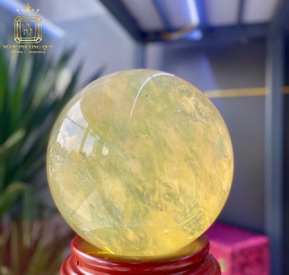 Bi cầu đá thuỷ tinh núi lửa