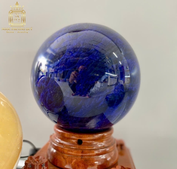 Bi cầu đá thuỷ tinh núi lửa