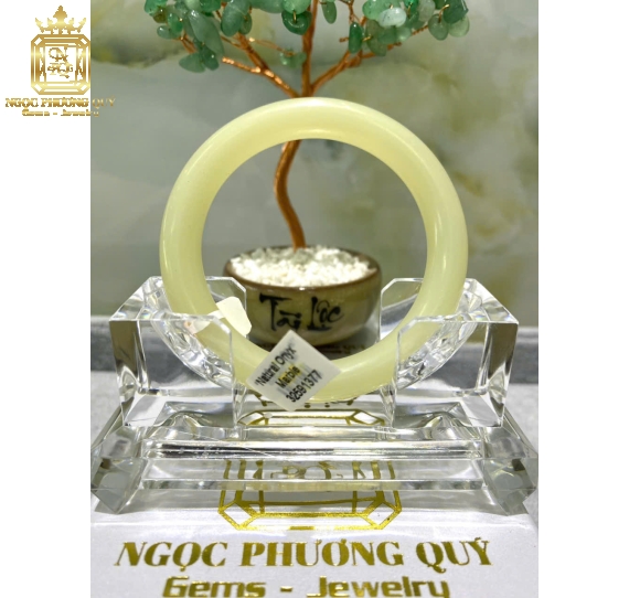 Vòng các loại đá khác (onyx,kyanite...)